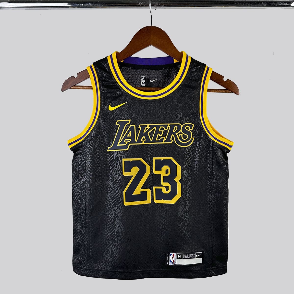 Regata NBA Los Angeles Lakers Mamba Edition N°23 James - Preto